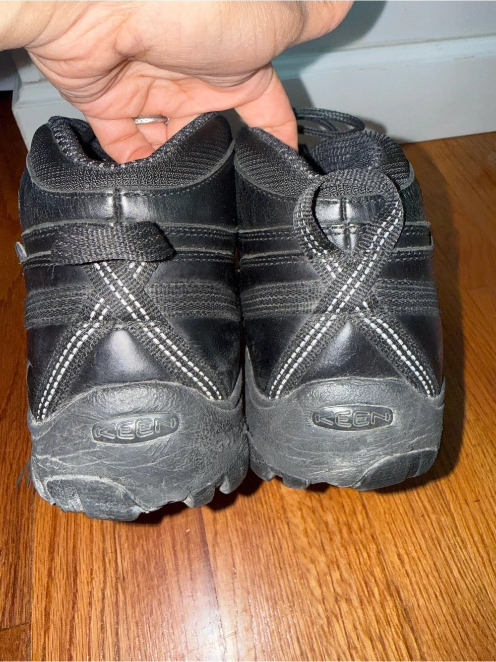 KEEN Black Leather Men's Work Boots Hiking Ankle Lace Up Slip Resistant Size 10